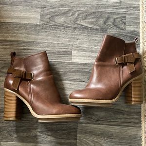 Brown heel boots